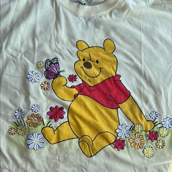 Disney Winnie the Pooh Short Sleeve Embroidered flowers Size XL - Picture 5 of 6